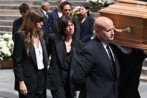 Aurélie Valognes aurait pu l'ouvrir le 15 juillet 2024 mais a attendu le 17, Jane Birkin étant décédé le 16 juillet 2023

Charlotte Gainsbourg, Lou Doillon lors des obsèques à l'église Saint Roch à Paris, France, le 24 juillet 2023, de la chanteuse et actrice d'origine britannique Jane Birkin, décédée le 16 juillet 2023 à Paris à l'âge de 76 ans. Photo by Nasser Berzane/ABACAPRESS.COM