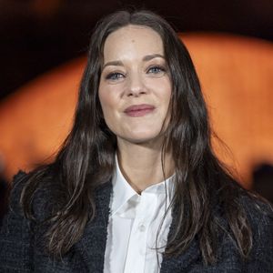 Copropriétaire de deux adresses déjà solidement ancrées dans le paysage gourmand du Marais, Jaja et Glou, l’actrice révélée par la saga Taxi a ainsi investi dans ce premier établissement, niché au 3 rue Sainte-Croix-de-la-Bretonnerie, dans le 3ᵉ arrondissement de Paris.

Marion Cotillard - Photo Call du Défilé de mode Chanel Collection Printemps-Été 2026 dans le cadre de la Fashion Week de Paris, France, le 6 octobre 2025.
© Olivier Borde / Bestimage