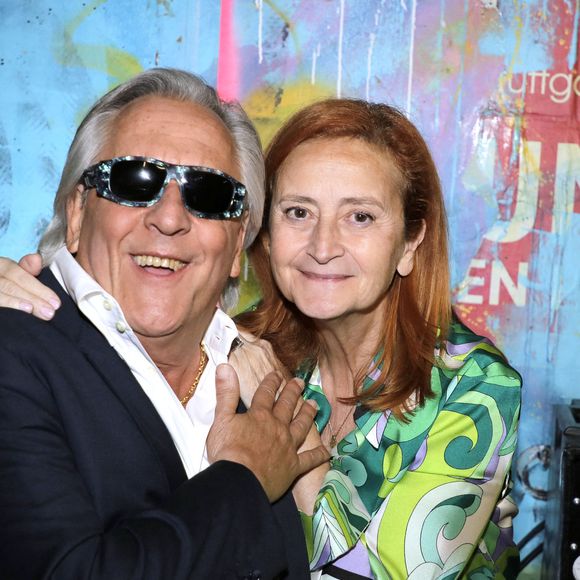 Gilbert Montagné et sa femme Nikole - Backstage - Enregistrement de l'émission "M6 sur son 31", présentée par E.Gossuin et diffusée le 31 décembre sur M6
© Cédric Perrin / Bestimage
