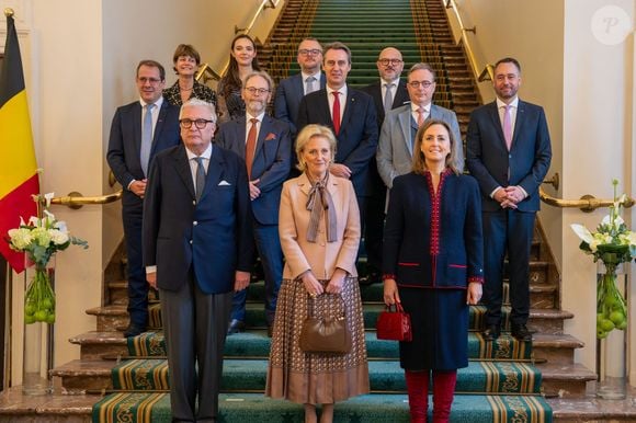 Prince Laurent de Belgique, Princesse Astrid de Belgique, Princesse Claire de Belgique, (au centre) Vice-premier ministre et ministre de l'Economie et du Travail David Clarinval, président de la Chambre Peter De Roover, président du Sénat Vincent Blondel, Premier ministre Bart De Wever, Vice-premier ministre et ministre des Affaires étrangères Maxime Prevot, (En haut) Valerie De Bue, la ministre des Classes moyennes Eleonore Simonet, le ministre de l'Energie Mathieu Bihet et le ministre de l'Intérieur Bernard Quintin posent pour un portrait de famille lors de la célébration de la Fête du Roi, au Parlement fédéral à Bruxelles, Belgique, le samedi 15 novembre 2025. Photo by ABACAPRESS.COM