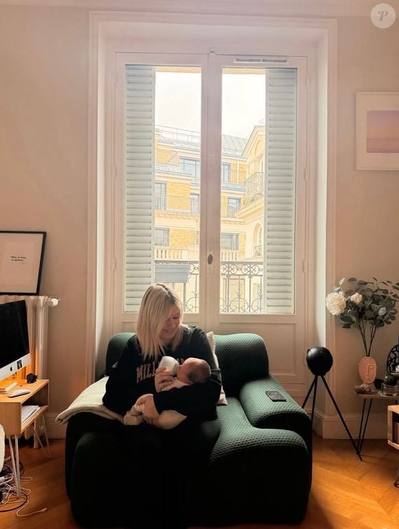 Justine Salmon a même dévoilé son prénom.

Justine Salmon a annoncé avoir donné naissance à un petit garçon.