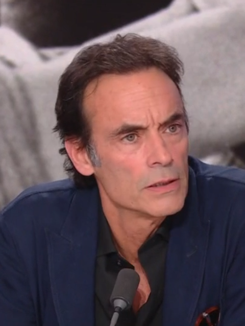 Anthony Delon fait une annonce sur le domaine de Douchy, où repose Alain Delon : "On le fera parce que c’est la loi"