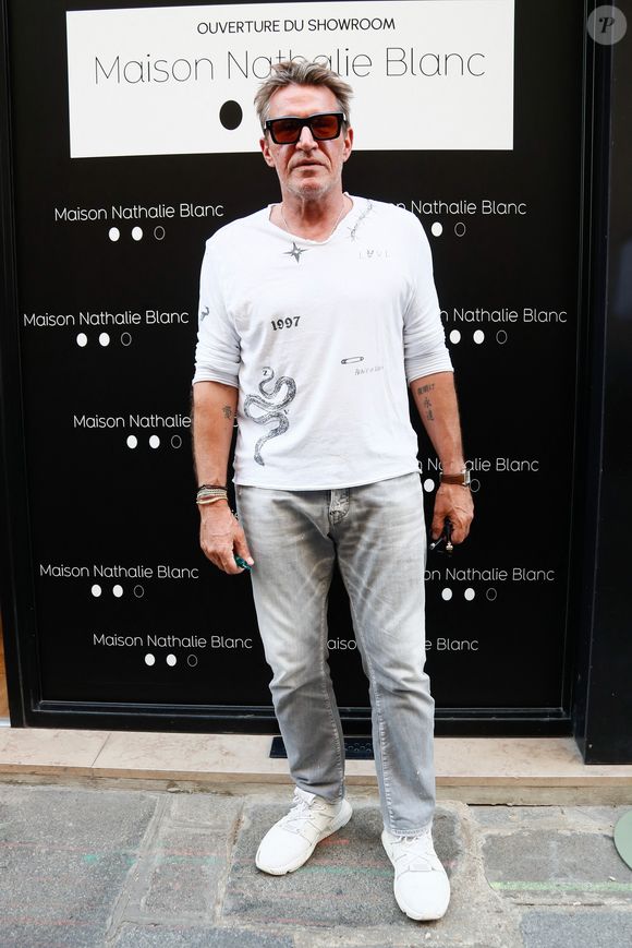 L’animateur a transformé son corps grâce au sport.
Benjamin Castaldi - Inauguration du showroom de Nathalie Blanc à Paris, France, le, 19 juin 2025. © Christophe Clovis / Bestimage