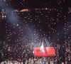 Le samedi 28 juin 2025, elle a dû stopper son concert en voyant le véhicule s'incliner dangereusement d'un côté.
Beyonce durant son concert du samedi 28 juin 2025 à Houston au Texas © X