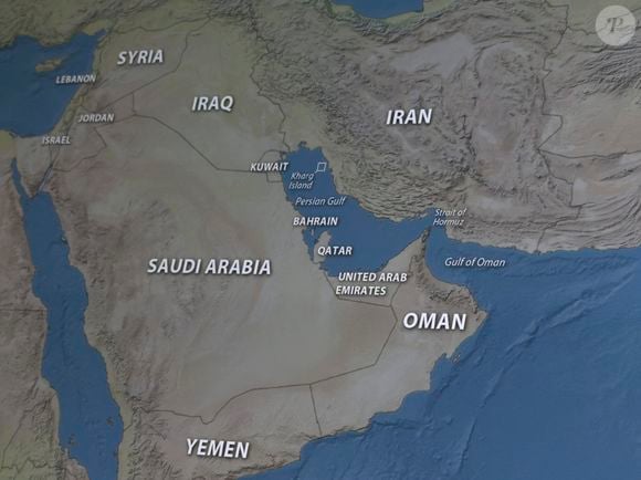 Le 19 mars 2026, Taichung, Taiwan : Une carte représentant Israël, le Liban, la Jordanie, la Syrie, l'Irak, l'Iran, l'île de Kharg, le golfe Persique, le détroit d'Ormuz, le golfe d'Oman, le Koweït, Bahreïn, le Qatar, les Émirats arabes unis, l'Arabie saoudite, Oman et le Yémen est affichée sur un écran. (Crédit photo : © Andre M. Chang/ZUMA Press Wire / Bestimage)