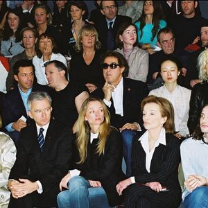 Catherine Deneuve, Bernard Arnault, Delphine Arnault, Lee Radziwill, Thomas Bangalter, Elodie Bouchez - People au défilé PAP Louis Vuitton automne-hiver 2003 le 10 mars 2003 RINDOFF-BORDE / BESTIMAGE