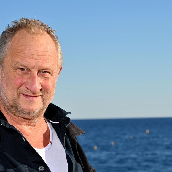 Dans un discours passionné, l'acteur prône l'acceptation de soi. 

Benoît Poelvoorde
 - Photocall du film "La Bonne Etoile" réalisé par Pascal Elbé 
dans le cadre de la 7ème édition du festival Cineroman à Nice le 29 Septembre 2025. © Dominique Jacovides - Bruno Bebert / Bestimage