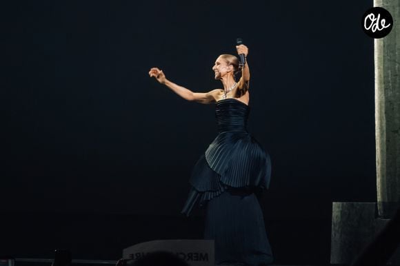 Celine Dion, tenue et bijoux Boucheron, lors de son premier concert à la Plénitude Arena à Paris La Défense le 12 septembre 2026. Agence / Bestimage