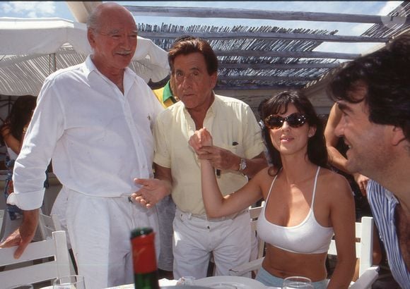 Eddie Barclay, sa femme Caroline Barclay et Jean Lefebvre à Saint-Tropez dans les années 1990. © Franz Chavaroche / Nice Matin / Bestimage