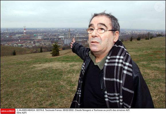 © ALAMO/ABACA. 32274-6. Toulouse-France. 09/02/2002. Claude Nougaro a Toulouse au profit des sinistres AZF.(Site AZF)