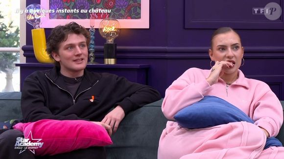 Deux notes seront attribuées à chaque candidat (battle et défi), et la meilleure moyenne permettra d’obtenir l’immunité.

Les élèves de la "Star Academy" ont passé les évaluations devant leurs professeurs.  Photo par TF1