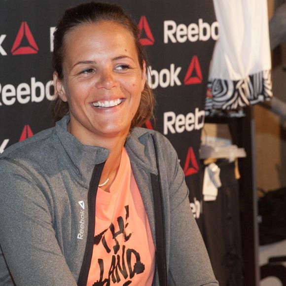 La championne a brillamment franchi la ligne d'arrivée avec un très beau temps de 4h30.

Laure Manaudou en séance de dédicace chez Intersport à Paris. Le 23 avril 2014
© Julien Sarkissian / Bestimage