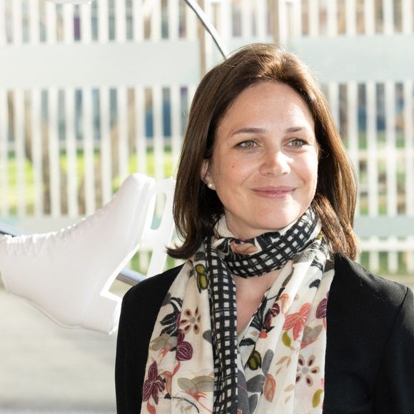 Nathalie Pechalat, présidente de la Fédération française des sports de glace (FFSG) lors de la présentation de la sculpture "20 février 1998, Nagano" de l'artiste Pierre Larauza, le sculpteur, à Montpellier, France, le 22 mars 2022. © Stéphanie Gouiran/Panoramic/Bestimage