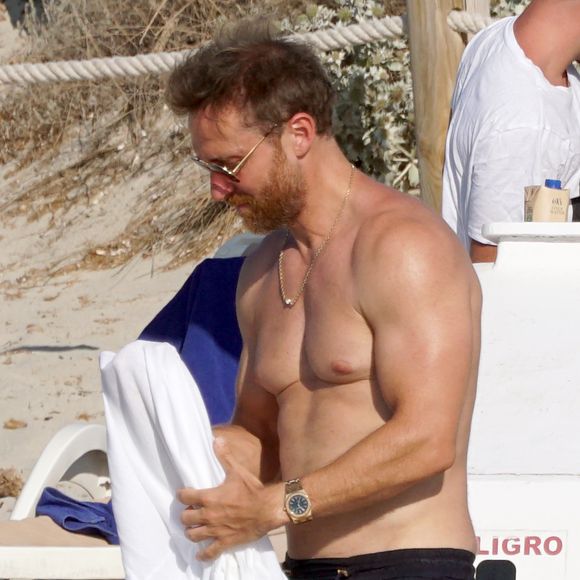 Exclusif - David Guetta et son fils Elvis passent leurs vacances avec des amis sur un yacht à Ibiza le 17 juillet 2019.