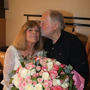 À 84 ans, Jean-Jacques Debout, mari de Chantal Goya, révèle avec émotion dans une interview qu’il a autrefois aimé une jeune fille prénommée Annick, disparue trop tôt.

Chantal Goya et Jean-Jacques Debout au spectacle de Chantal Goya "50 ans d'amour" au palais des Congrès à Paris le 25 mai 2025. © Philippe Baldini / Bestimage