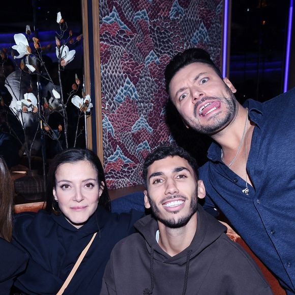 Dernier projet de Kev, l'ouverture d'un resto dans un quartier chic de Paris

Exclusif - Vitaa, Camille Lellouche, Ilyes Djadel, Kev Adams - Soirée d'inauguration du bar restaurant "Chichi Paris" au 8 rue de Berry à Paris le 13 novembre 2024. © Rachid Bellak/Bestimage