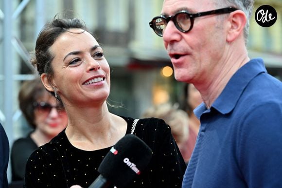 "Et je me fiche de ceux que ça contrarie de nous voir bosser ensemble.” Une jolie façon de rappeler que, chez eux, amour et cinéma font vraiment bon ménage.


Bérénice Bejo et son mari Michel Hazanavicius durant la soirée de clôture au Pathé Gare Sud lors de la 8ème édition du Festival Cinéroman à Nice, le 3 octobre 2026. © Bruno Bebert - Dominique Jacovides / Bestimage