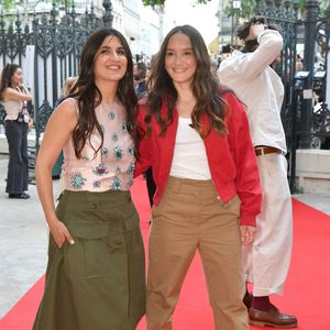 Géraldine Nakache, Anais Demoustier - Photocall de la série Netflix "Astérix et Obélix: le combat des chefs" au Cirque d'Hiver Bouglione à Paris le 29 avril 2025. © Veeren/Bestimage