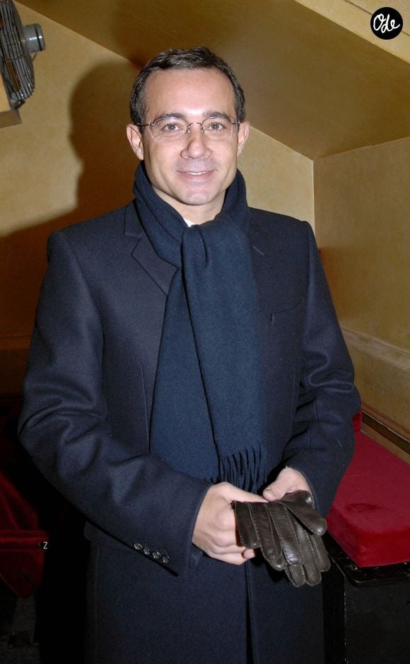 Jean-Luc Delarue arrive à la première de la nouvelle pièce "Jour de Neige", qui s'est tenue au théâtre du Palais des Glaces à Paris, en France, le 30 janvier 2006. Photo de Bruno Klein/Abaca