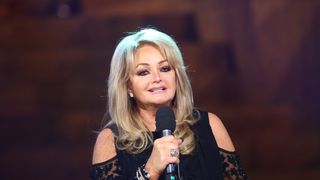 Pour sa dernière apparition trois mois plus tôt, Bonnie Tyler était souriante et en forme