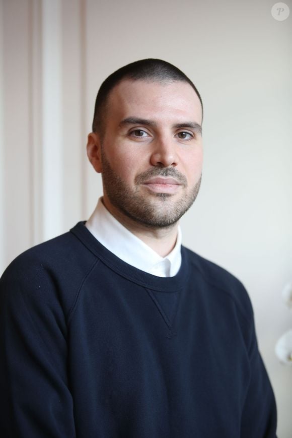 Le papa d'Annily a écrit : "J’étais heureux d’être là, à partager ce moment en famille et de l’entendre chanter ces morceaux que j’ai composés pour elle dans ma première vie".

Jérémy Chatelain présente son nouveau clip "Carton à droite" en avant-première à l’Apple Store des Champs-Elysées à Paris le 21 mars 2019. Jérémy apprendra par la suite au public comment remixer son propre clip avec Garage Band, sur iPad. 

© Denis Guinebourg / Bestimage