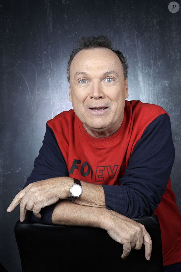 Portrait de Julien Lepers, lors de l'enregistrement de l'émission "Chez Jordan" à Paris. Le 5 octobre 2022
© Cédric Perrin / Bestimage