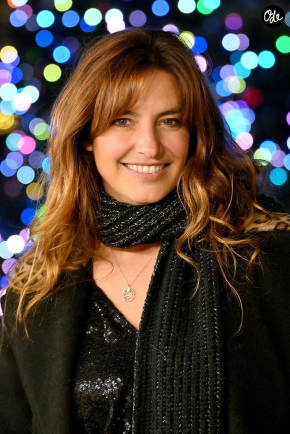Exclusif - Laëtitia Milot, actrice, écrivaine française et depuis peu animatrice TV dans l'émission du Meilleur pâtissier sur M6, était la marraine des illuminations du village de Noel de la Ville de Vence, place du Grand Jardin, le 6 décembre 2025.© Bruno Bebert/Bestimage
