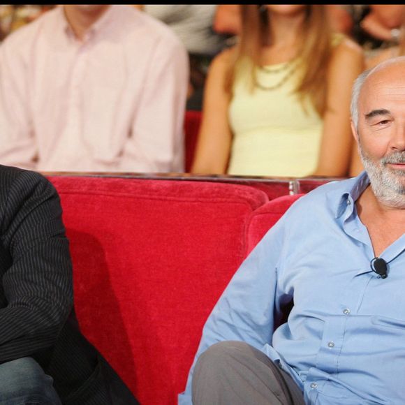 Archives - Gérard Jugnot et son fils Arthur Jugnot dans l'émission Vivement dimanche. © Guillaume Gaffiot/Bestimage