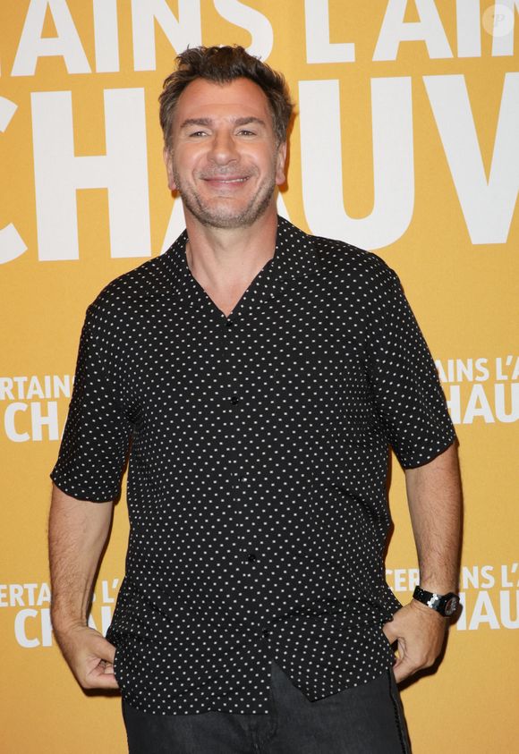 Il décrit la scène avec humour tout en reconnaissant la gravité et le choc de la situation.

Michaël Youn - Avant-première du film "Certains l'aiment chauve" au Cinéma UGC Ciné Cité Bercy à Paris le 10 juillet 2025. © Coadic Guirec/Bestimage