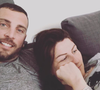 Ce n'est que dans la journée de dimanche que les raisons de la prise en charge du bébé ont été partagées.
Raphaël, candidat de "Mariés au premier regard", est en couple