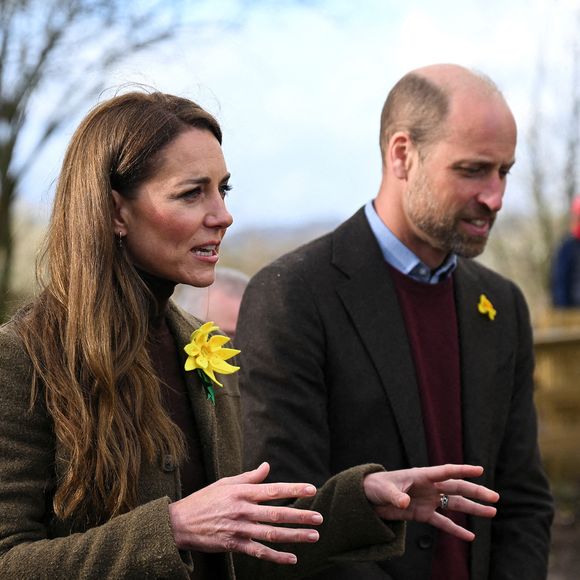 Le prince William, prince de Galles, et Catherine (Kate) Middleton, princesse de Galles visitent le jardin communautaire et le bois de Meadow Street à Pontypridd au Royaume-Uni le 26 février 2025. Julien Burton / Bestimage