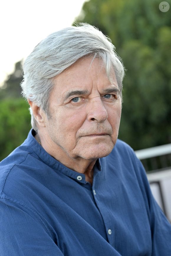 Le couple était installé dans un appartement avec jardin en 2020.

Exclusif - Rendez-vous avec l'acteur Jean Sorel ("Belle de Jour"), et sa femme Patricia à leur domicile, dans les hauteurs de Cannes, le 26 juillet 2023. 
© Bruno Bebert / Bestimage