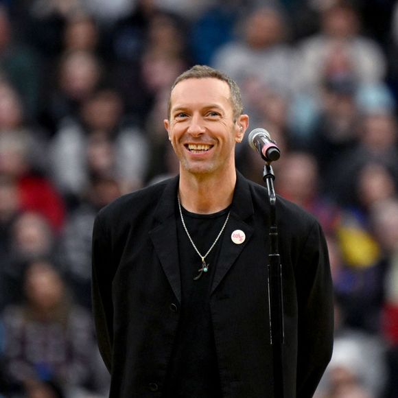 Le leader du groupe Coldplay a chanté durant la cérémonie organisée par Brad Garlinghouse et Tara Milsti au sein de l’Hôtel du Cap-Eden Roc d'Antibes.

Chris Martin durant les Invictus Games 2025 à Vancouver au Canada le 8 février 2025.
© Backgrid UK/ Bestimage