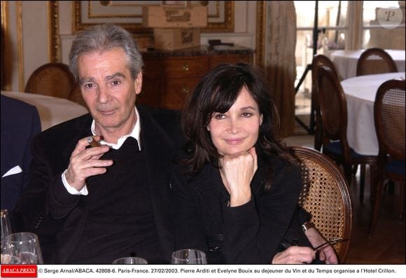 Pierre Arditi et Evelyne Bouix au déjeuner du Vin et du Temps organisé à l'Hotel Crillon le 27 février 2003. © Serge Arnal/ABACA. 42808-6.