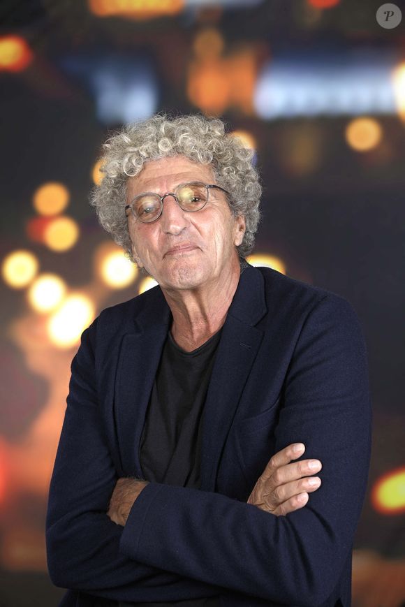 Le spectacle d’Obispo continue sa tournée, tandis que les deux artistes mettent un point final à ce long feuilleton judiciaire.

Portrait de Elie Chouraqui lors de l'enregistrement de l'émission "Chez Jordan de Luxe" à Paris. Le 26 septembre 2023
© Cédric Perrin / Bestimage