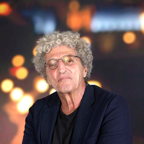 Le spectacle d’Obispo continue sa tournée, tandis que les deux artistes mettent un point final à ce long feuilleton judiciaire.

Portrait de Elie Chouraqui lors de l'enregistrement de l'émission "Chez Jordan de Luxe" à Paris. Le 26 septembre 2023
© Cédric Perrin / Bestimage