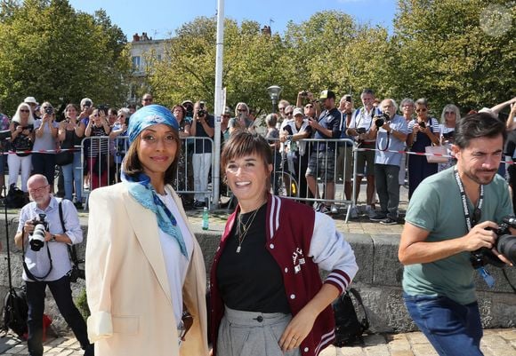 Sonia Rolland et Béatrice de La Boulaye - Photocall de la série "Tropiques Criminels" lors de la 24ème édition du Festival de la Fiction TV de La Rochelle, le 15 septembre 2022. © Patrick Bernard / Bestimage