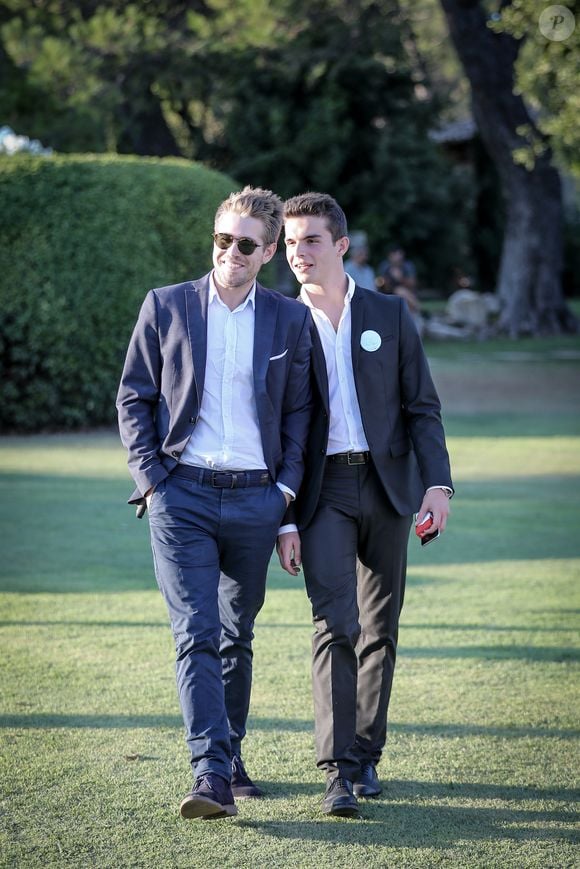 Exclusif - Giovanni Castaldi au mariage de son frère Benjamin Castaldi et Aurore Aleman au Mas de La Rose à Eygalières, le 27 août 2016. 

Photo : Jacovides-Moreau / Bestimage