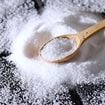 Mettre du bicarbonate de soude au fond de la poubelle : à quoi ça sert et à quelle fréquence faut-il le changer ?