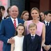 Des gestes qu'ils font peu en public... Albert et Charlene de Monaco si câlins avec leurs jumeaux Gabriella et Jacques