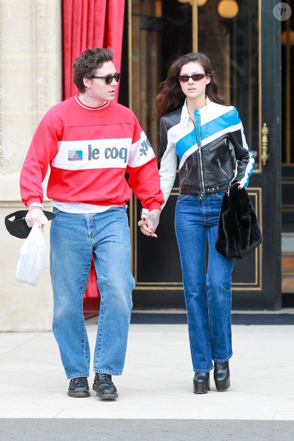 Brooklyn Beckham et sa femme Nicola Peltz aperçus dans Paris lors de la Fashion Week. Photo par Backgrid USA / Bestimage