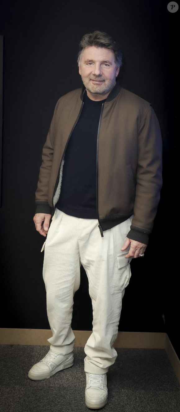 Exclusif - Philippe Lellouche dans les backstage de l'enregistrement de l'émission de radio "CS Cohen" sur Radio J à Paris. Le 18 décembre 2023
© Jack Tribeca / Bestimage