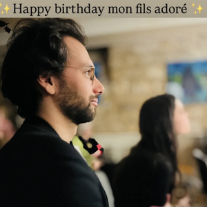 "Happy birthday mon fils adoré", a-t-elle écrit en commentaire d'une photo de Jules. 

Jules Darmon, le fils de Gérard Darmon et Mathilda May, sur Instagram