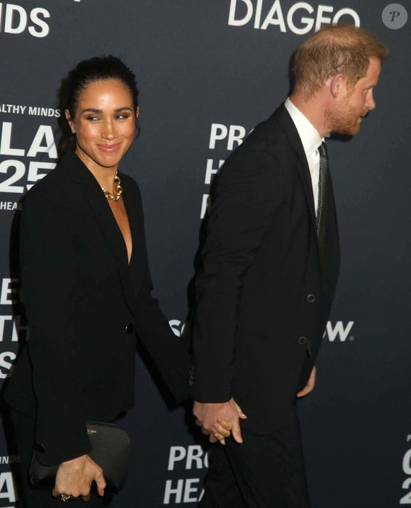 Le prince Harry, duc de Sussex et Meghan Markle, duchesse de Sussex, lors du 3ème gala annuel du projet "Healthy Minds" aux Spring Studios à New York, le 9 octobre 2025. Photo : Zuma Press / Bestimage