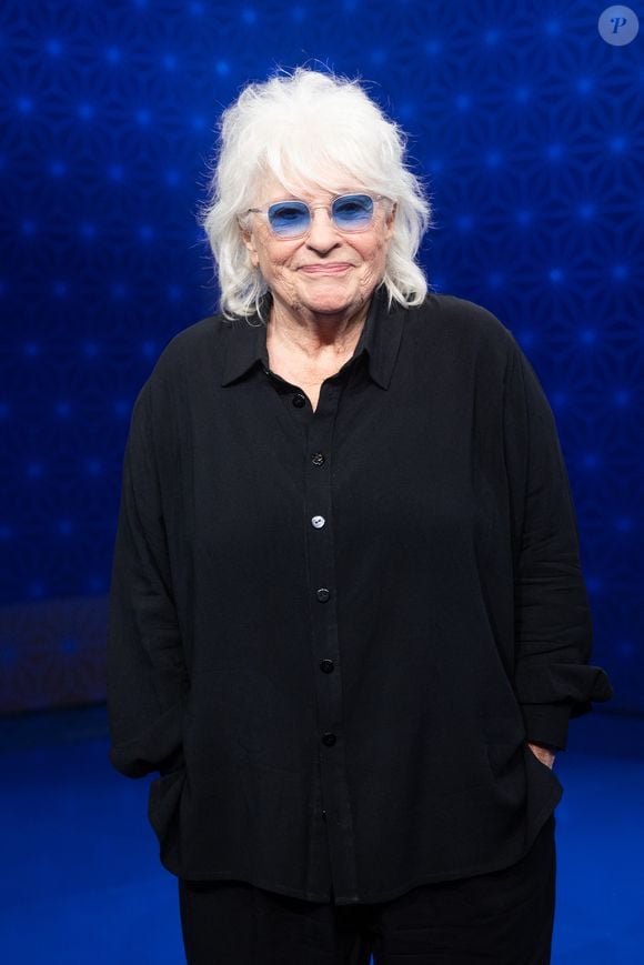 Exclusif - Catherine Lara en backstage de l'enregistrement de l'émission "La Boîte à secrets", présentée par F.Bollaert et diffusée le 9 janvier 2026 sur France 3, dans les studios du Lendit à Saint-Denis, France, le 2 décembre 2025. © Cyril Moreau/Bestimage