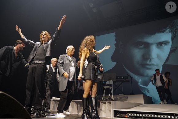 Exclusif - Guy Balavoine, Aurélien Vivos, Nour, Roland Karl, Antoine Wend, Odem, Fanny Mandréa, Florence François Exclusif à la première du spectacle hommage à Daniel Balavoine "Balavoine, ma bataille" à l'Elispace à Beauvais  le 25 septembre 2025. 

Photo : Anne-Sophie Guebey / Bestimage