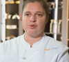 La cheffe explique que cette participation active des clients est essentielle pour assurer la rentabilité du lieu.

Chloé dans la douzième saison de "Top Chef", sur M6.