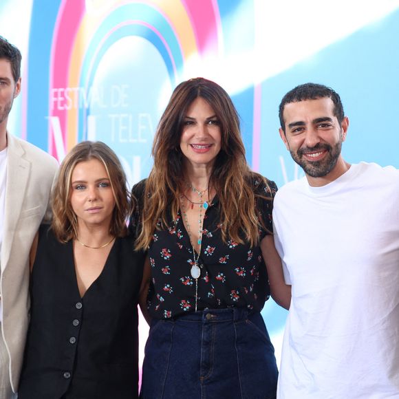Jean-Baptiste Maunier, Marion Aymé, Helena Noguerra, Mhamed Arezki et Kevin Dias - Photocall de "Un nouveau jour" lors du 64ème Festival de Télévision de Monte Carlo au Grimaldi Forum de Monaco le 14 juin 2025. © Denis Guignebourg / Bestimage