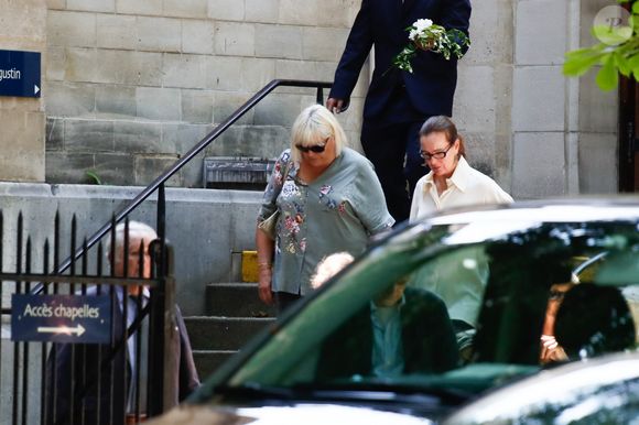 Exclusif - Carole Bouquet (ex compagne du défunt) - Obsèques de Francis Giacobetti à la chapelle Saint Pierre de Neuilly-sur-Seine, France, le 12 juin 2025. © Christophe Clovis/Bestimage