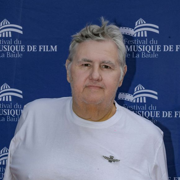 “Je sais qu’il m’en a voulu à l’époque de la Coupe du monde en Corée parce que je lui mettais des sales notes”, poursuit le journaliste

Pierre Ménès - Arrivée du jury au festival Cinéma & Musique de Film à La Baule le 28 juin 2023.

© Rachid Bellak / Bestimage